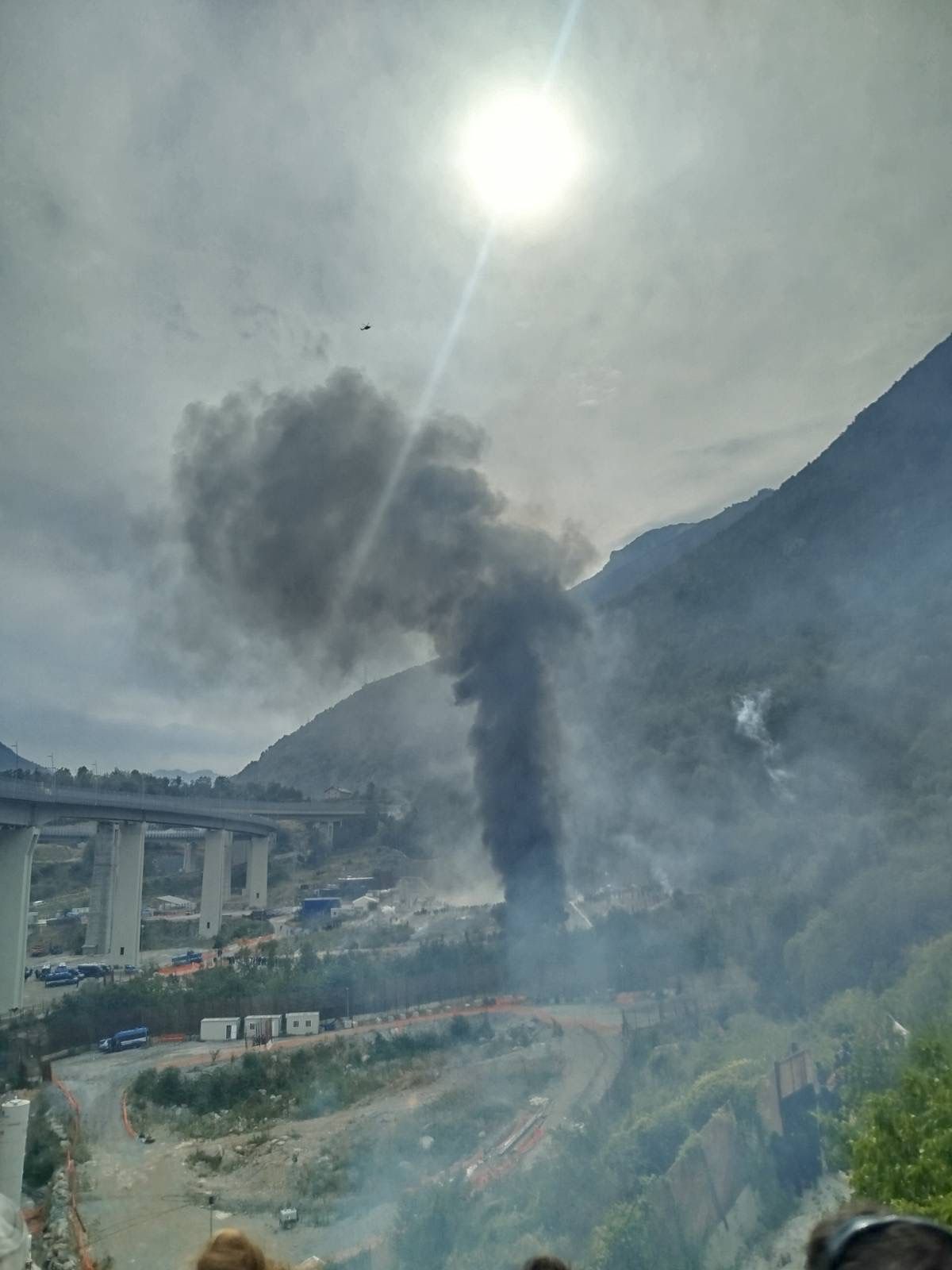 Italia: ⚡️🇮🇹🔥Proseguono da oltre un’ora e mezza gli scontri tra manifestan... 2