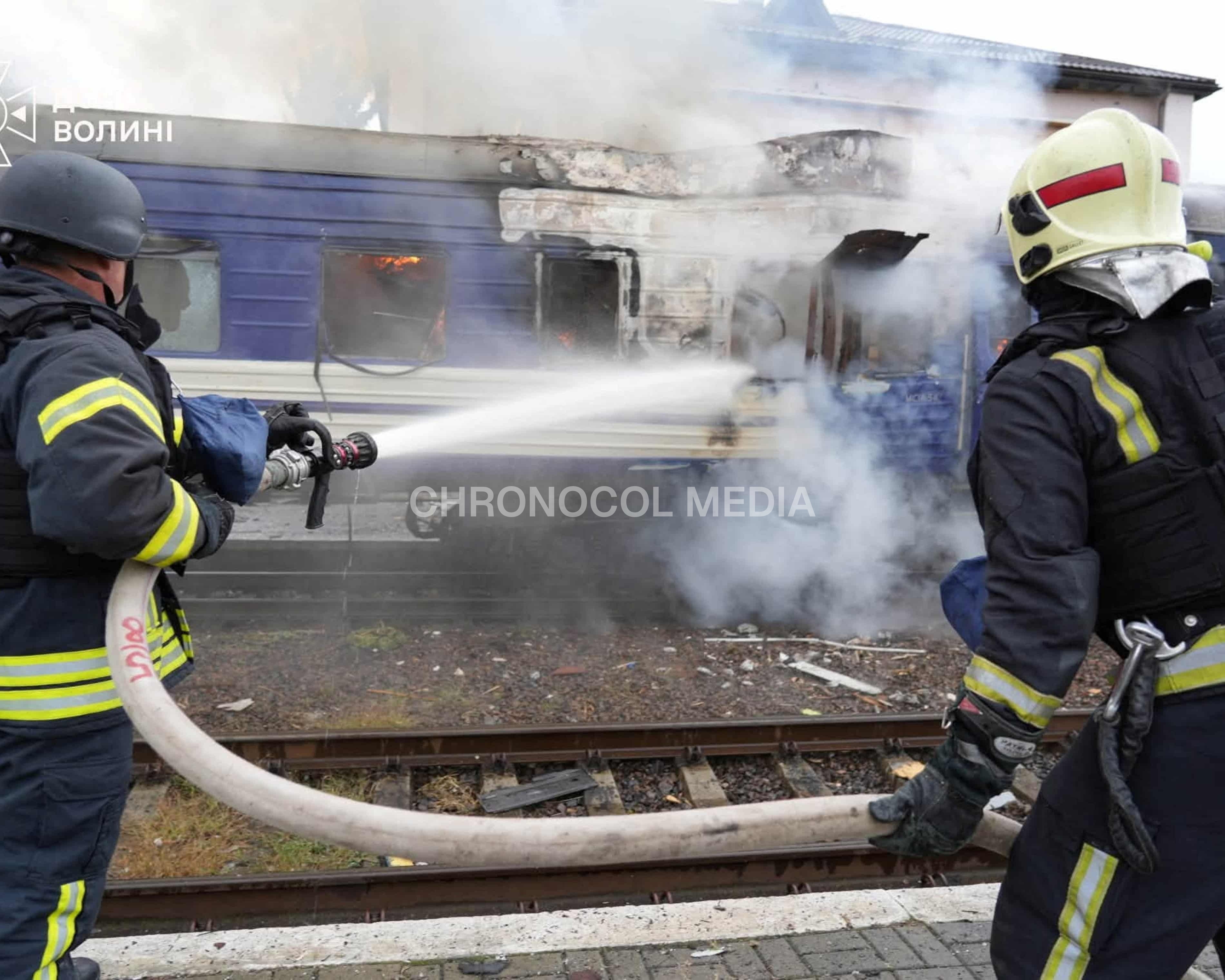 Russian-Ukrainian War: ⚡️🇺🇦🚨 A Russian drone hit the locomotive of a passenger train head... 2