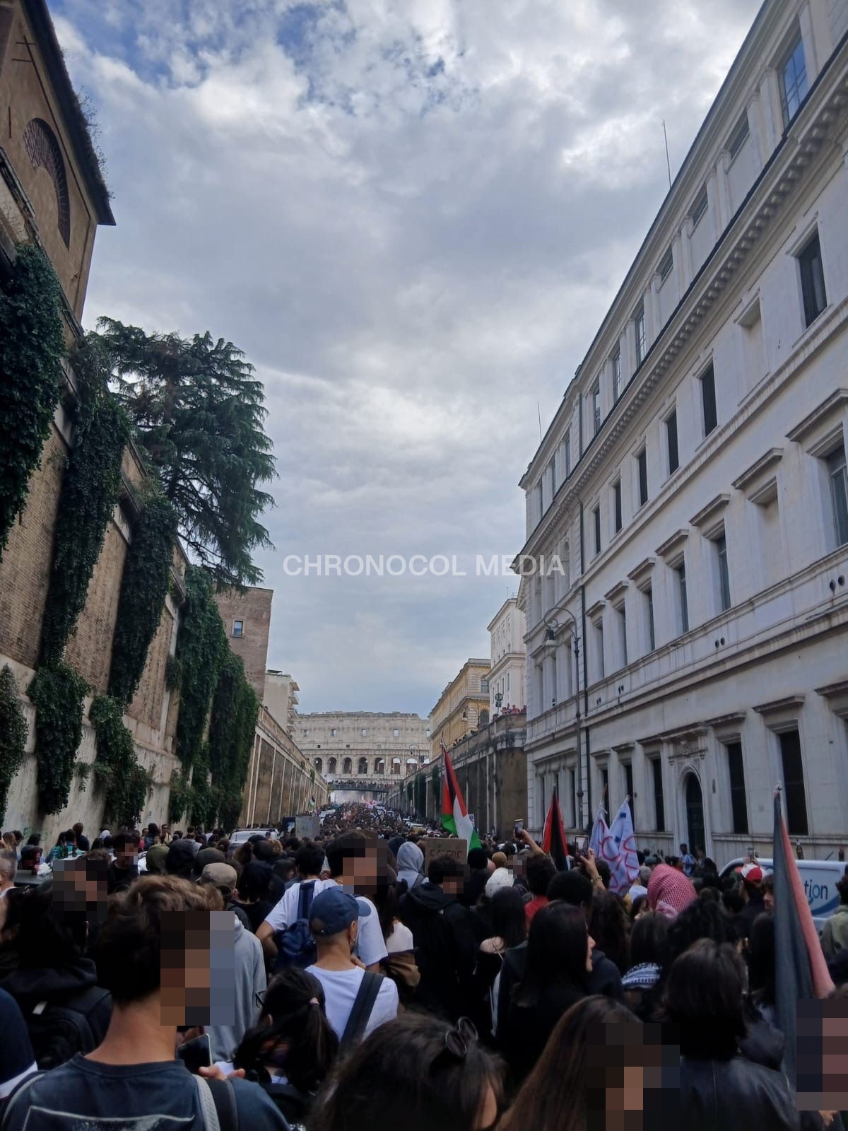 Proteste Caro Vita: ⚡️🇮🇹🔥A Roma il corteo dello Sciopero Generale ha portato in piazza...