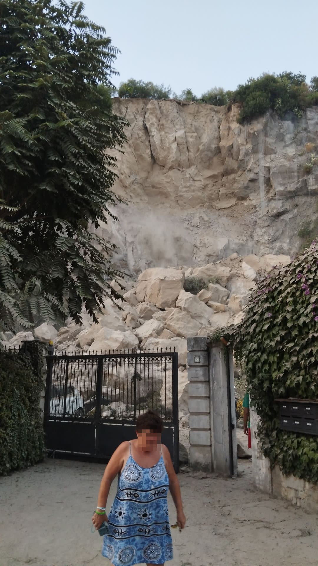 Italie: ⚡️🇮🇹🚨Hier soir, une secousse de tremblement de terre de magnitude... 2