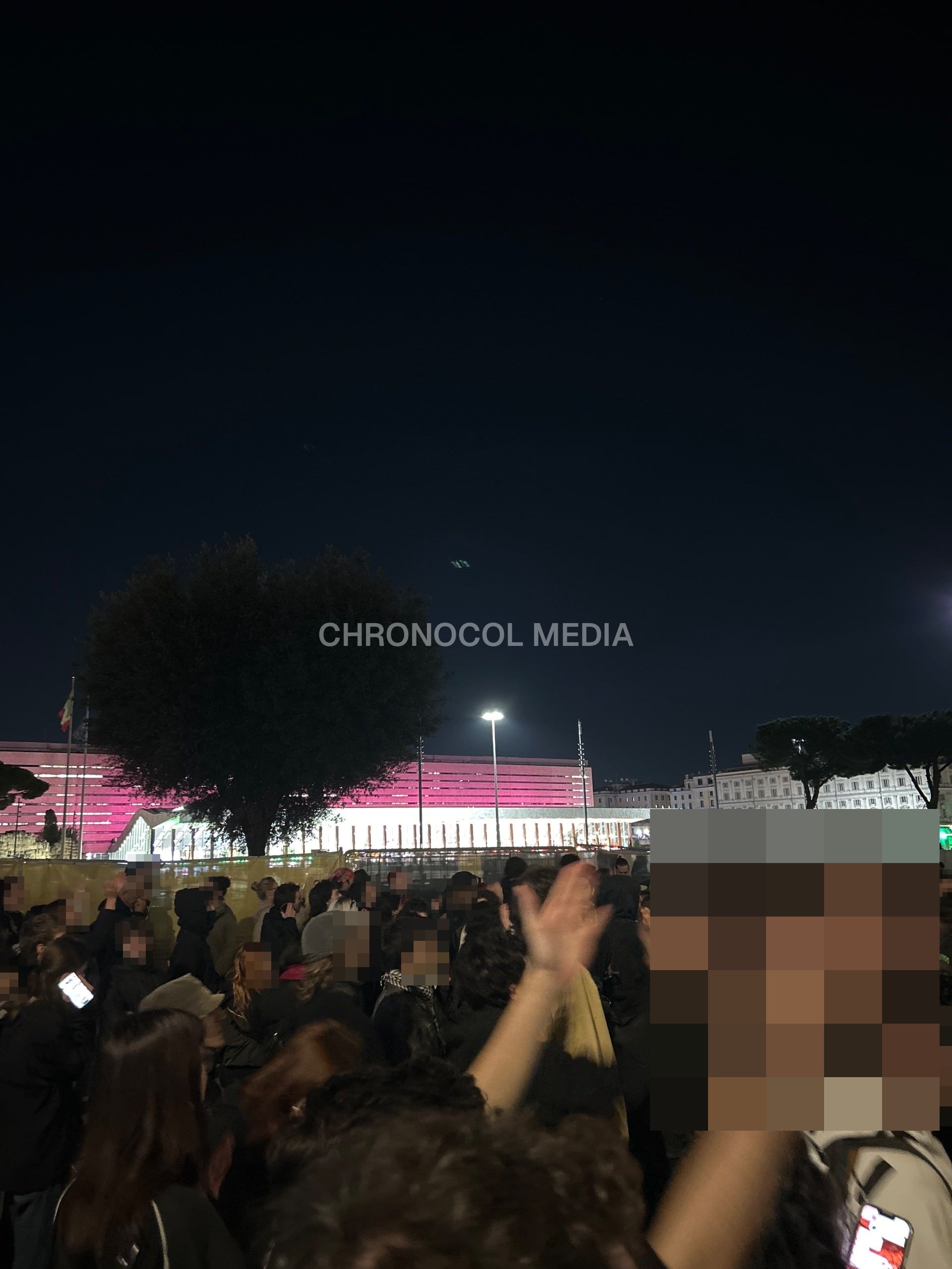 Proteste Caro Vita: ⚡️🇮🇹🔥A Roma il corteo si è ricostituito a seguito delle cariche, t...