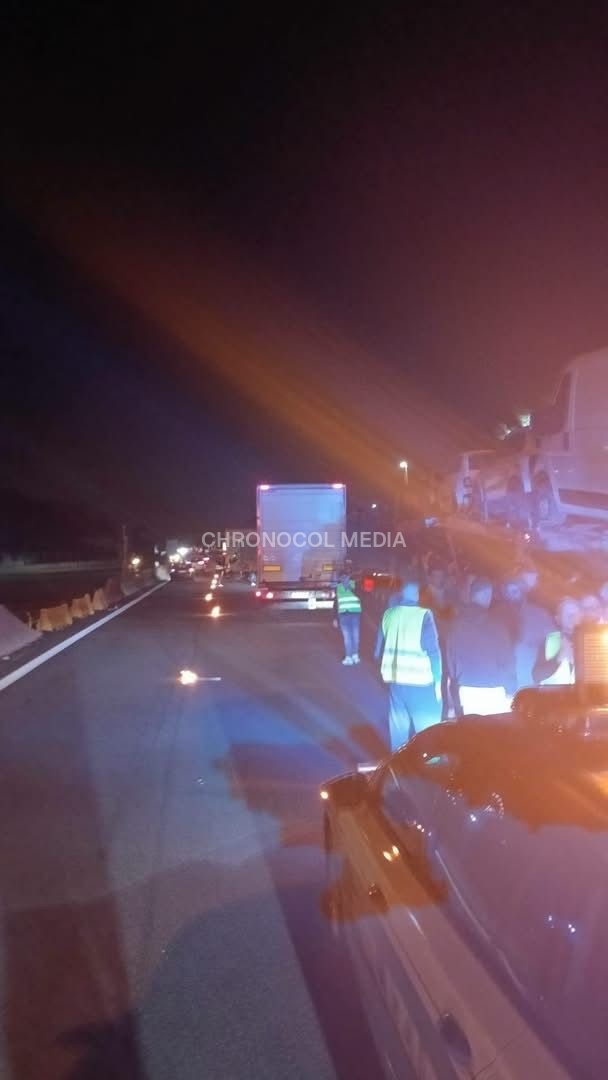 Italien: ⚡️🇮🇹🚛 Ab Mitternacht begannen in Kampanien die Blockaden der Lkw-F...