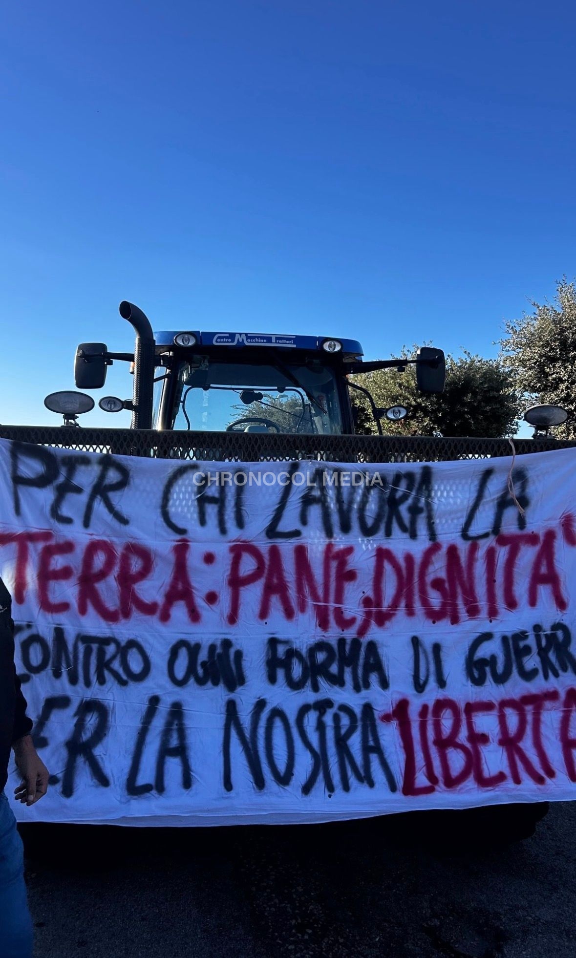 Proteste gegen die Teuerung: ⚡️🇮🇹🚜 In Casal di Principe, in der Provinz Caserta, findet ein Dem...