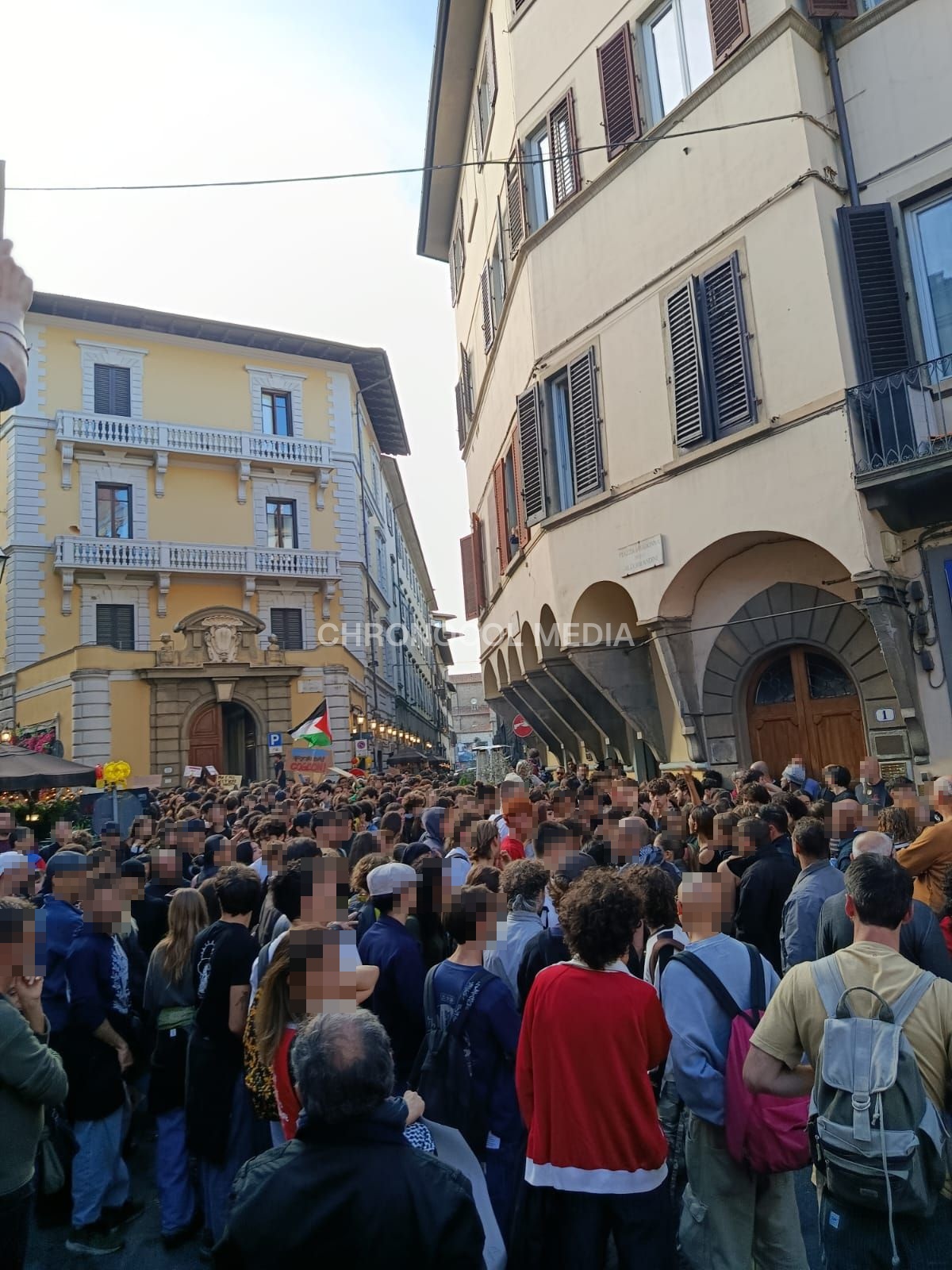 Protestos contra o custo de vida: ⚡️🇮🇹🔥Hoje em Florença a comunidade estudantil marchou em cortejo c... 2