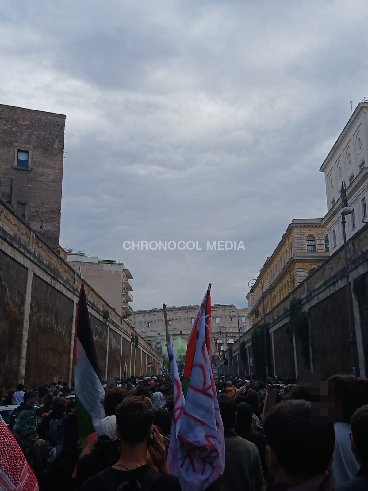Proteste Caro Vita: ⚡️🇮🇹🔥A Roma il corteo dello Sciopero Generale ha portato in piazza... 2